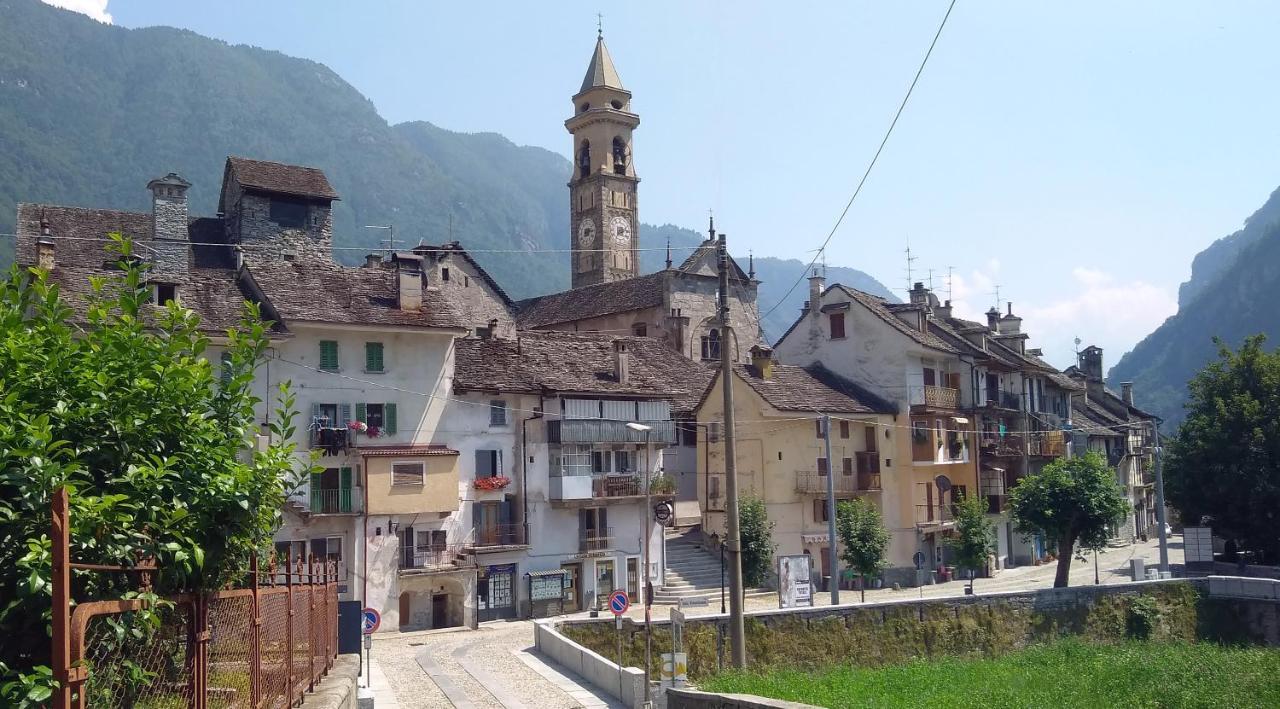 Willa Casa Vacanza In Tipico Chalet Di Montagna Varzo Zewnętrze zdjęcie