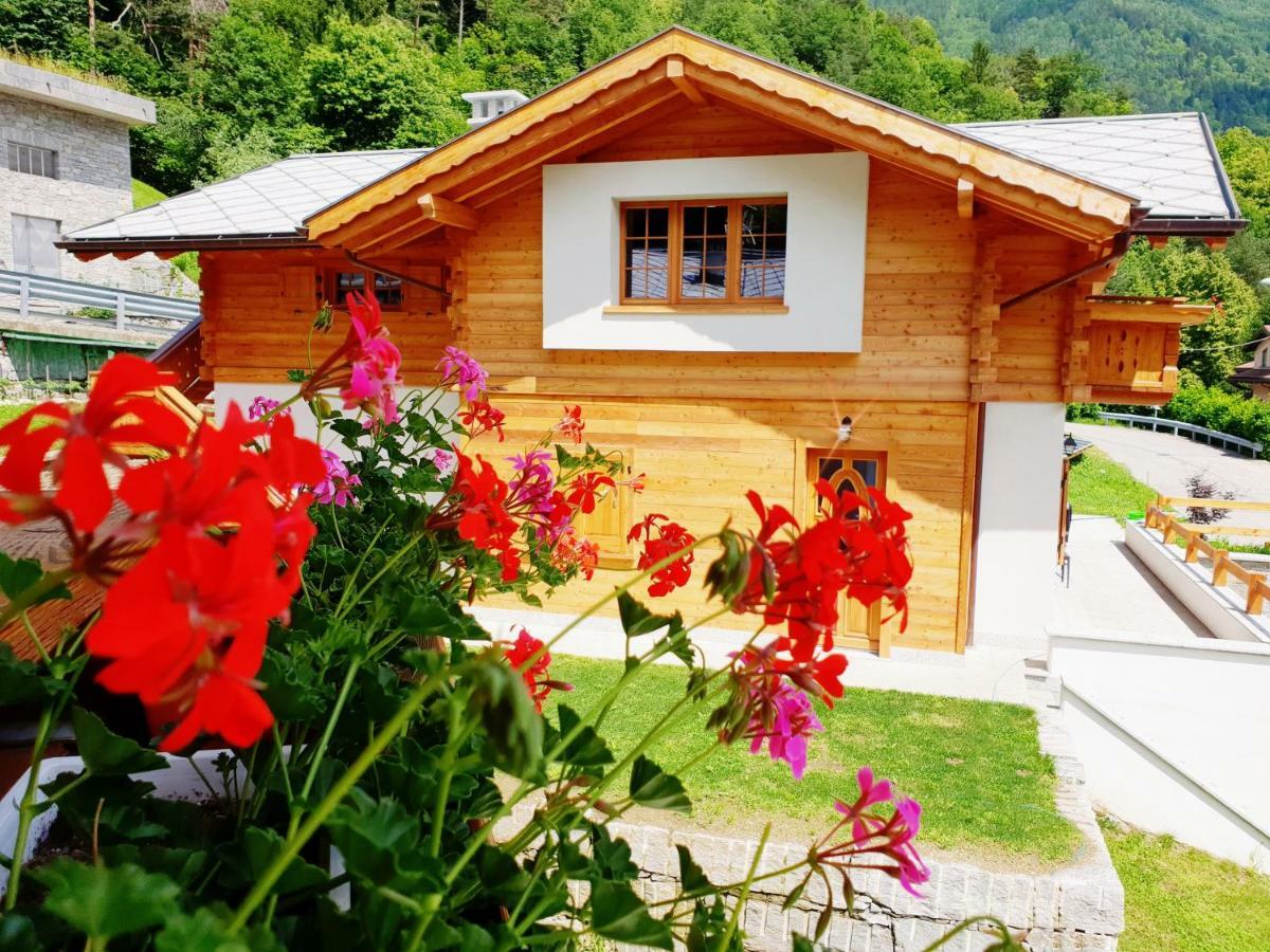 Willa Casa Vacanza In Tipico Chalet Di Montagna Varzo Zewnętrze zdjęcie