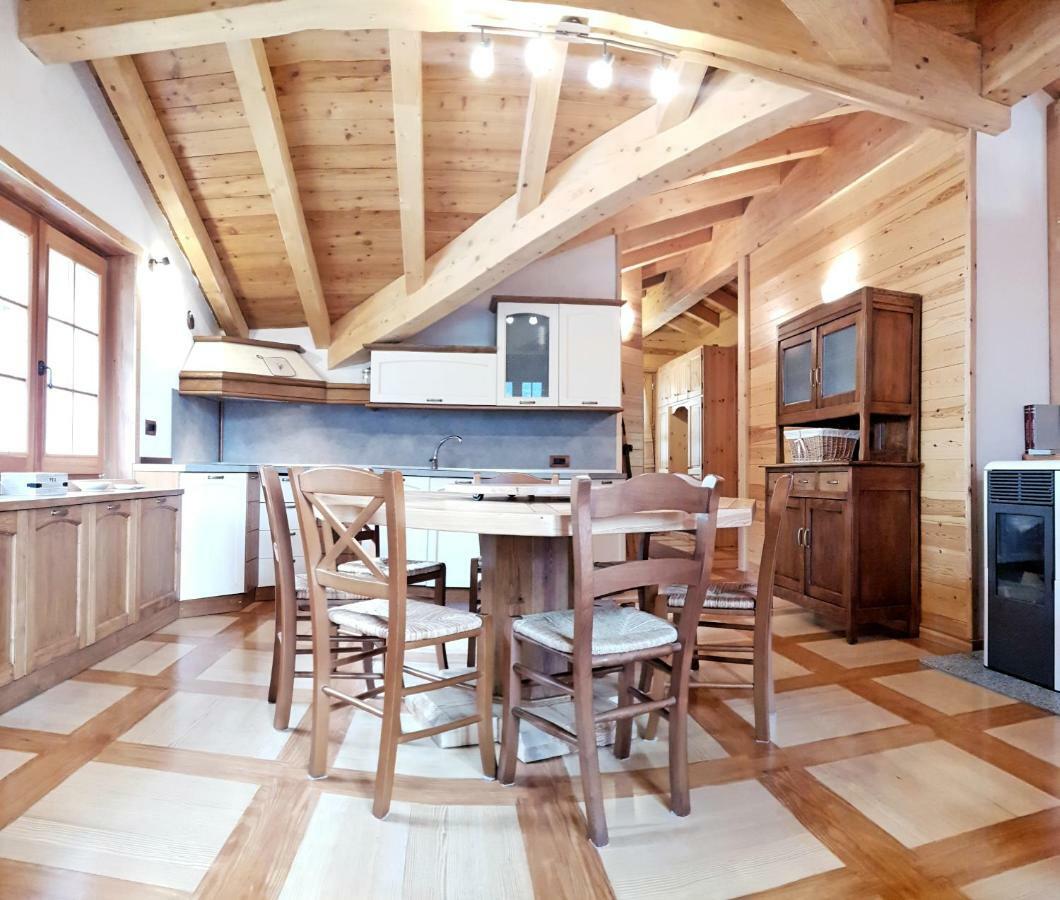 Willa Casa Vacanza In Tipico Chalet Di Montagna Varzo Zewnętrze zdjęcie